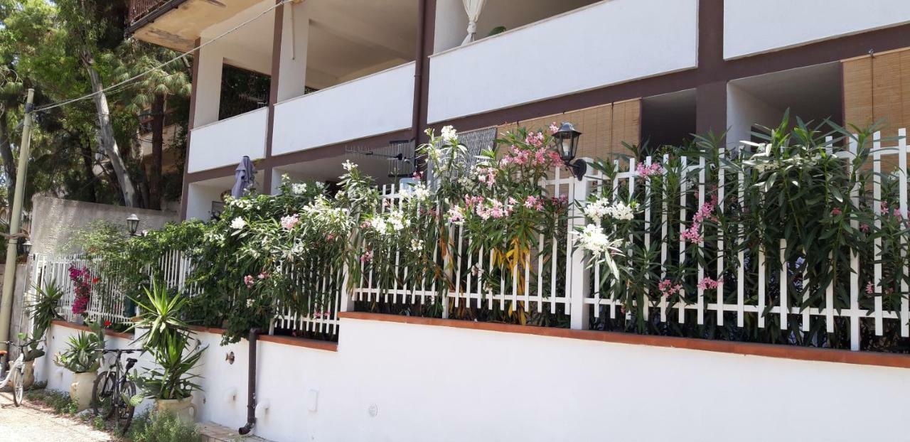 Casa Perciata - Locazione Turistica Apartment Mondello Bagian luar foto